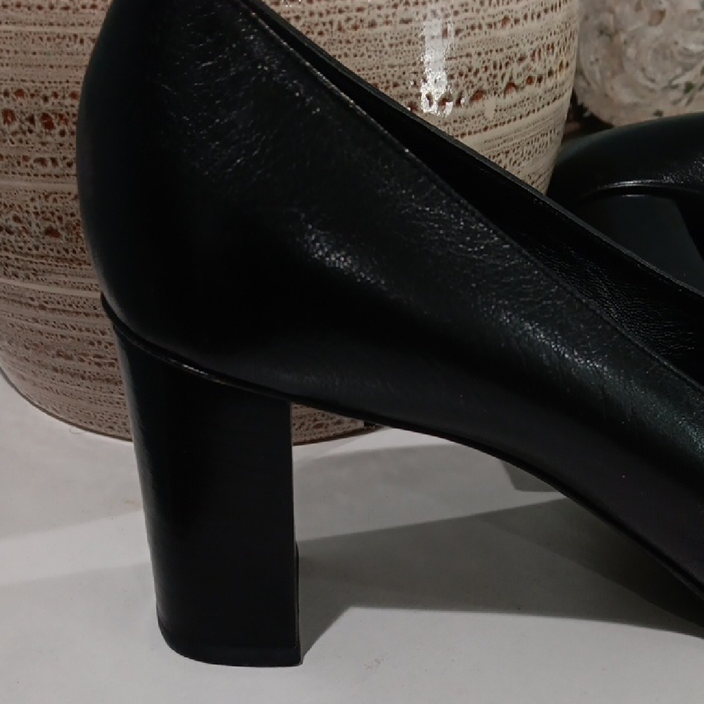Gucci Black Heels with Red and Green Stripes - Picture 4 of 7